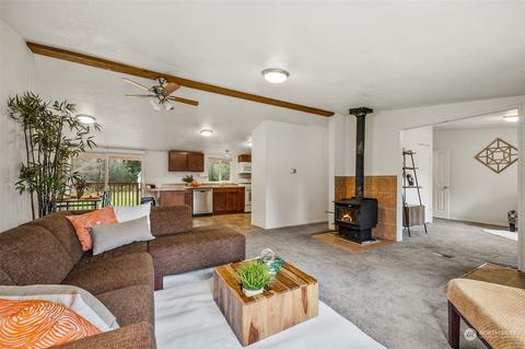965 Tipsoo Loop N, Rainier, WA 98576 photo 3