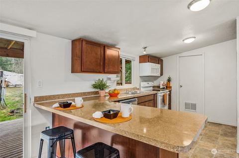 965 Tipsoo Loop N, Rainier, WA 98576 photo 8