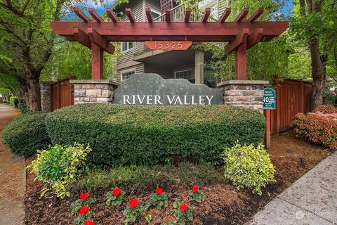 15325 SE 155th Pl #T3, Renton, WA 98058