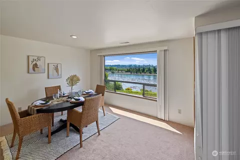 904 E Bay Dr NE #B304, Olympia, WA 98506