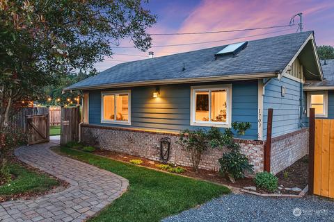 1703 S Machias Rd, Snohomish, WA 98290