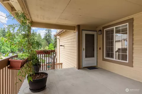 22810 30th Ave S #C301, Des Moines, WA 98198