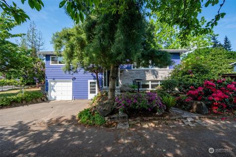 1708 NE 120th St, Seattle, WA 98125