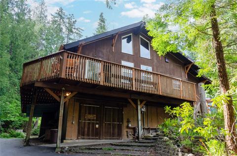 80 N Dow Mt Dr, Hoodsport, WA 98548