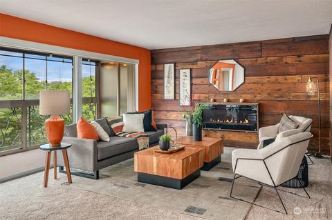 1740 Melrose Ave #305, Seattle, WA 98122