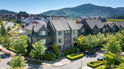 972 4th Ave NE, Issaquah, WA 98029