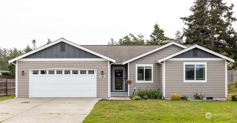1046 Shawn Ave, Oak Harbor, WA 98277