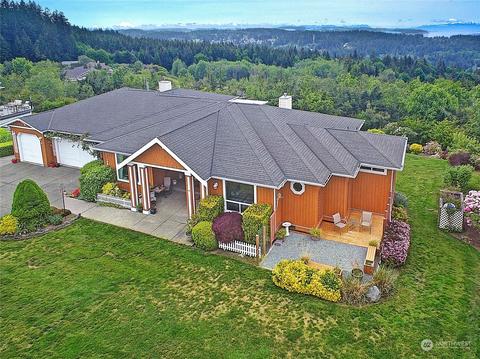 139 Glacier Peak Dr, Camano Island, WA 98282
