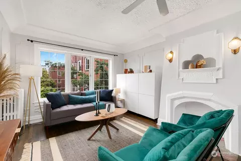 1101 17th Ave #405, Seattle, WA 98122