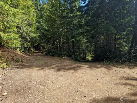 25 N Dow Ridge Rd, Hoodsport, WA 98548