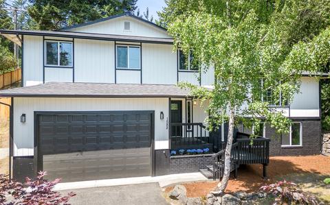 1582 Rainier Dr, Fircrest, WA 98466