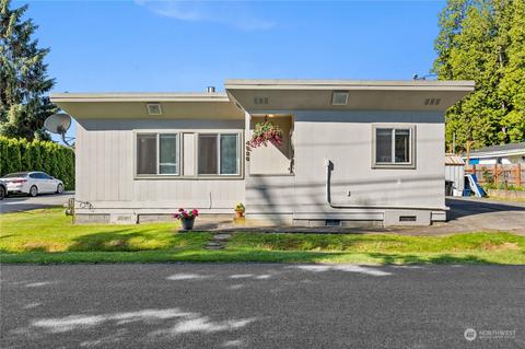 4925 Henley St, Blaine, WA 98230