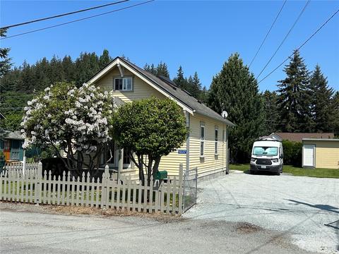 1037 Hazel Ave, Burlington, WA 98233