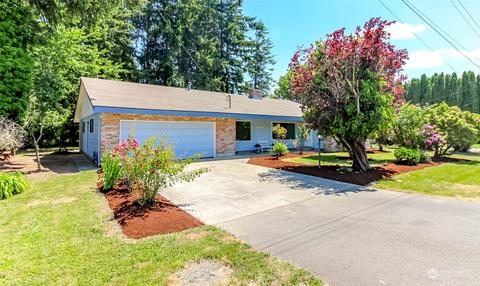 425 20th St NW, Puyallup, WA 98371
