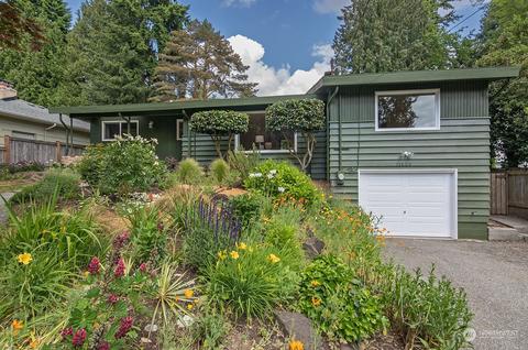 11526 36th Ave NE, Seattle, WA 98125