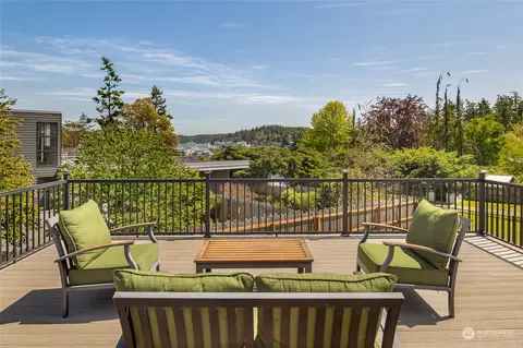 490 Friday Ave, San Juan Island, WA 98250
