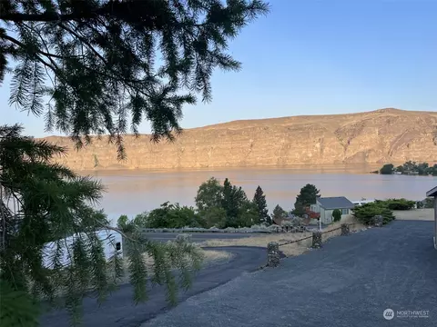 1348 Sunland Rd, Quincy, WA 98848