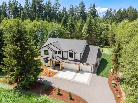 12855 Dalton Ln NE, Bainbridge Island, WA 98110