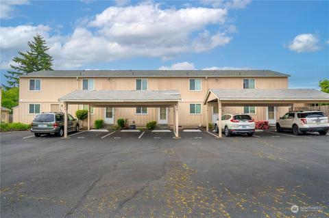 1513 104th St E, Tacoma, WA 98445
