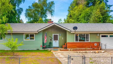 1329 E Hope St, Bremerton, WA 98310
