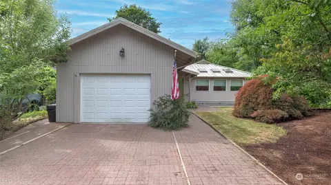275 NW Cherry Pl, Issaquah, WA 98027