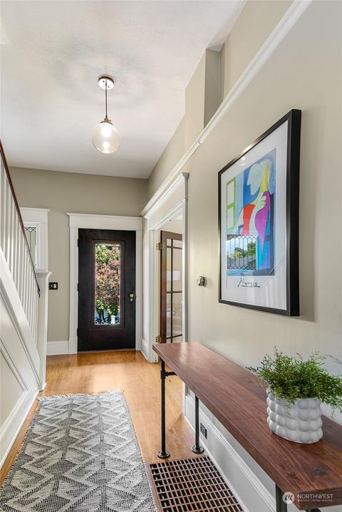 1509 17th Ave E, Seattle, WA 98112 photo 2