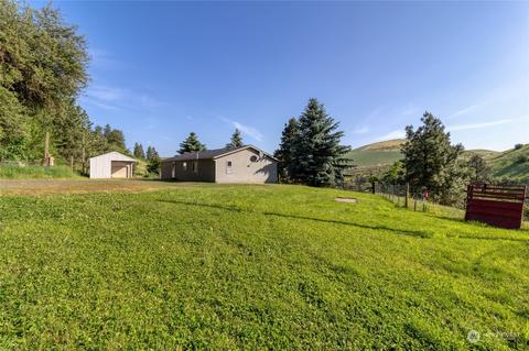 266 Tracy Rd, Waitsburg, WA 99361