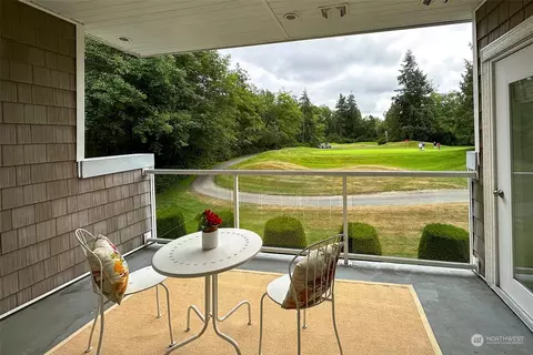 5600 Harbour Pointe Blvd #1-107, Mukilteo, WA 98275