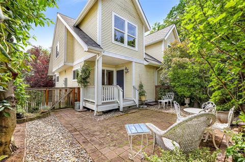 3304 S Holly Pl, Seattle, WA 98118