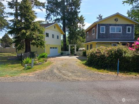 30700 M Pl, Ocean Park, WA 98640