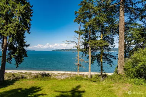 581 Race Rd, Coupeville, WA 98239