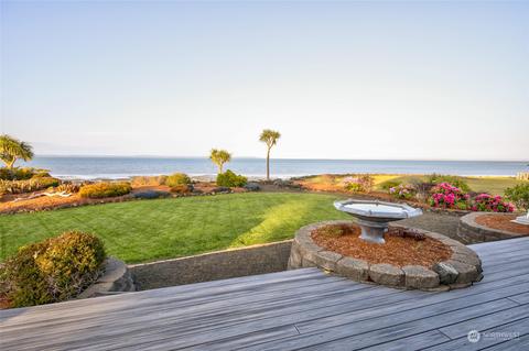 586 Chinook Ave SE, Ocean Shores, WA 98569