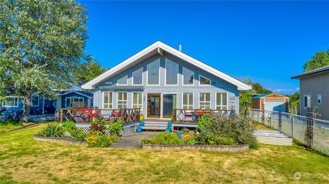730 Walters Ln, Point Roberts, WA 98281