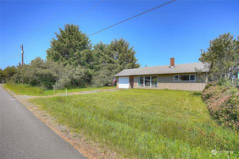 590 Ensign Ave NW, Ocean Shores, WA 98569