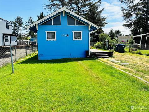 133 Victoria Loop NE, Ocean Shores, WA 98569