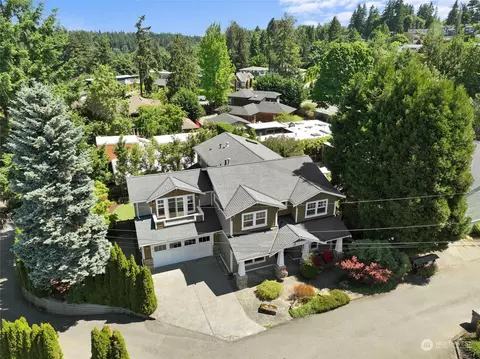 712 19th Ln W, Kirkland, WA 98033