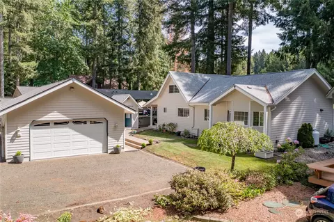 391 N Duckabush Dr E, Hoodsport, WA 98548