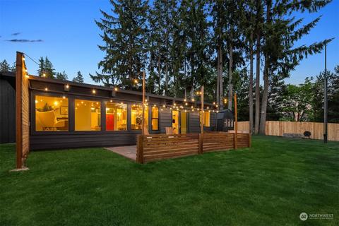 12035 Charles Pl NE, Bainbridge Island, WA 98110