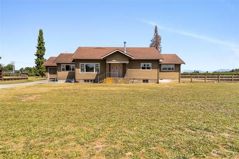 1520 E Badger Rd, Lynden, WA 98264