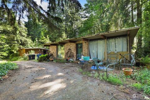2128 E Bay Dr NE, Olympia, WA 98506