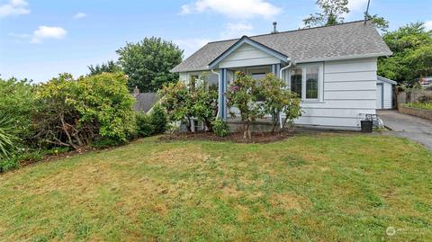 2715 24th St, Bremerton, WA 98312