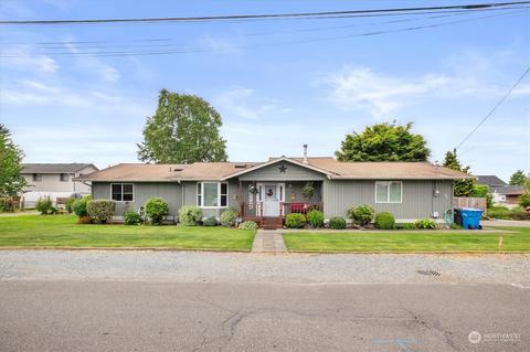 902 8th Ave NW, Puyallup, WA 98371