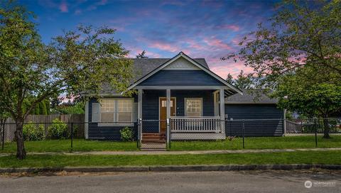 301 Solberg St NW, Yelm, WA 98597