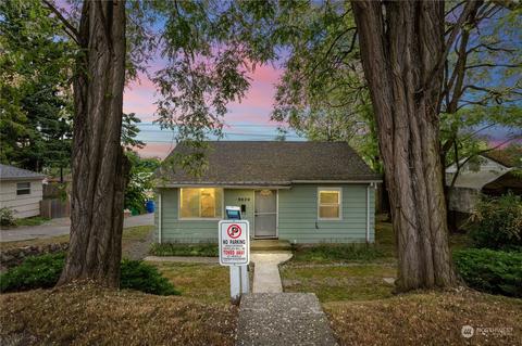 9820 35th Ave SW, Seattle, WA 98126