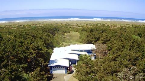 727 S Sand Dune Ave SW, Ocean Shores, WA 98569
