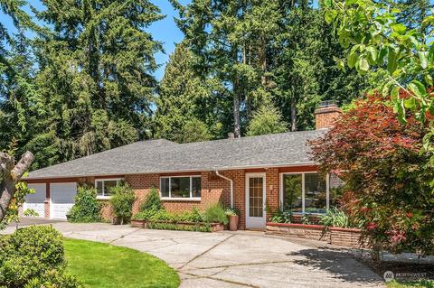 3320 NE 158th St, Lake Forest Park, WA 98155