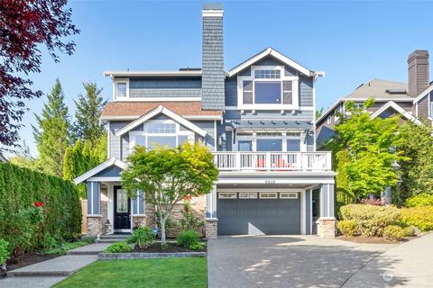 6818 Pinehurst Ave SE, Snoqualmie, WA 98065