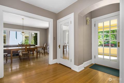 3237 Hunter Blvd S, Seattle, WA 98144 photo 2