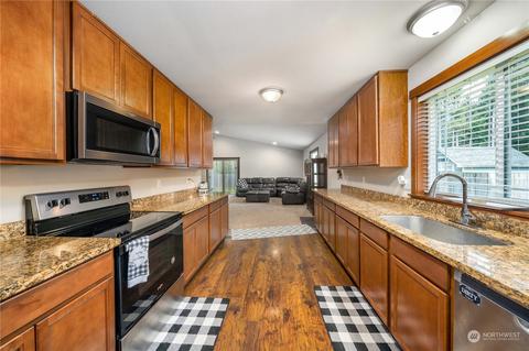 8006 198th St E, Spanaway, WA 98387 photo 11