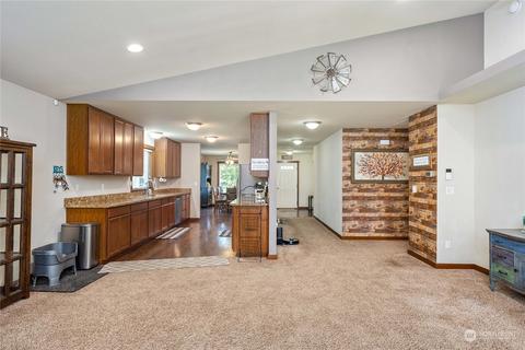 8006 198th St E, Spanaway, WA 98387 photo 4